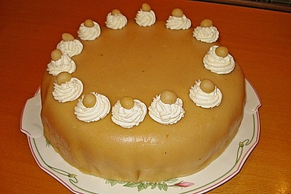 L&uuml;becker Marzipan Nusstorte