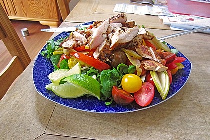 H&uuml;hnchenbrust mit Salat
