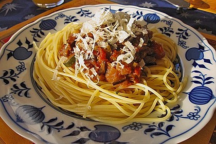 Auberginenso&szlig;e mit Kichererbsen