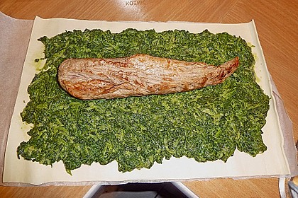 Blätterteigrolle mit Schweinefilet und Spinat 8