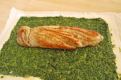 Blätterteigrolle mit Schweinefilet und Spinat 9