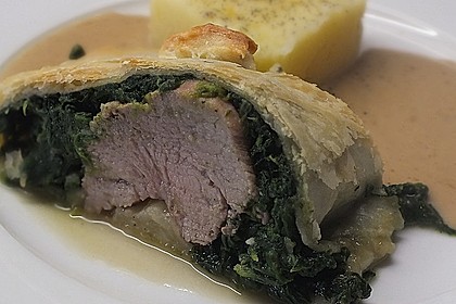 Blätterteigrolle mit Schweinefilet und Spinat 4