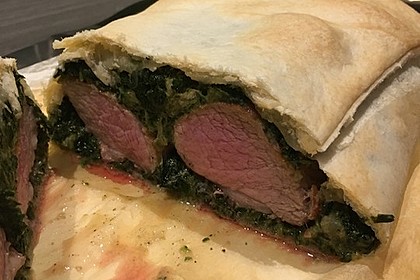 Blätterteigrolle mit Schweinefilet und Spinat 2