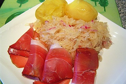 Oma Paulchens Sauerkrautsalat 1