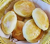 Sonntagsbr&ouml;tchen aus Hefeteig (Bild)