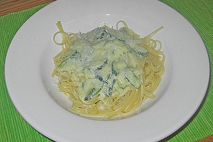 Nudeln mit Ricotta und Zucchini 2