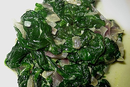 Blattspinat mit Zwiebeln 2