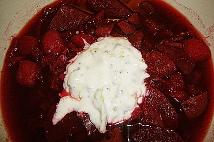Rotkohl - Borschtsch mit Feigen