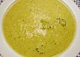 Brokkolicremesuppe mit Pinienkernen