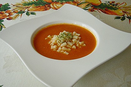 Tomatensuppe mit Nudeln nach Oma Josi 1