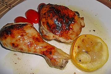 Hähnchenschenkel mit Honig auf Zitrone