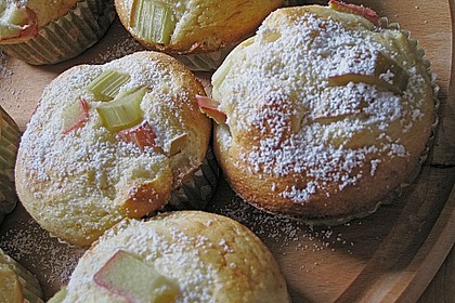Rhabarbermuffins mit Marzipan