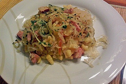 Sp&auml;tzle-Sauerkraut-Pfanne mit Kasseler