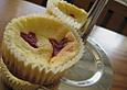 Mini-Cheesecakes mit Himbeerherzchen