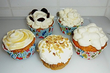 Carrot Cupcakes mit Cream Cheese Frosting 2