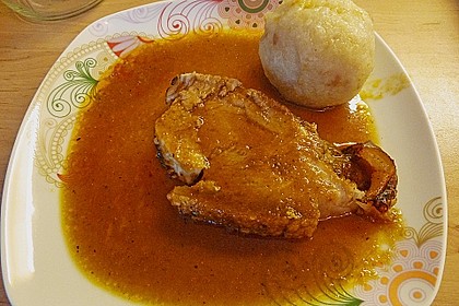 Schweinebraten mit gschmackiger Bierso&szlig;e