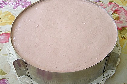 Quarksahnetorte mit Himbeeren 4