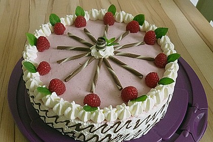 Quarksahnetorte mit Himbeeren 6