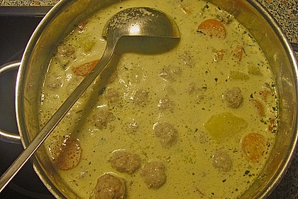 M&ouml;hren-Kartoffel Eintopf mit Kl&ouml;&szlig;chen 1