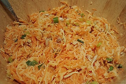 Apfel-M&ouml;hren-Rohkost mit Kohlrabi und Sonnenblumensprossen