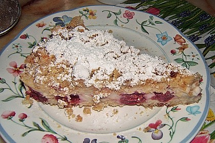 Flowers Kirsch-Crumble mit Vanillecreme und Knusperstreuseln 2