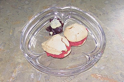 Himbeer Macarons 2