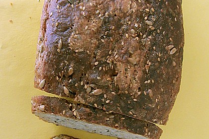 Eiweißbrot mit Sämereien 4