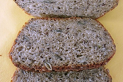 Eiweißbrot mit Sämereien 1