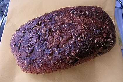 Eiweißbrot mit Sämereien 7