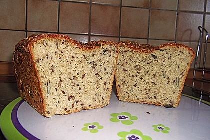Eiweißbrot mit Sämereien 2
