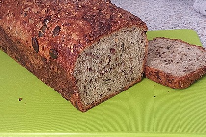 Eiweißbrot mit Sämereien 6