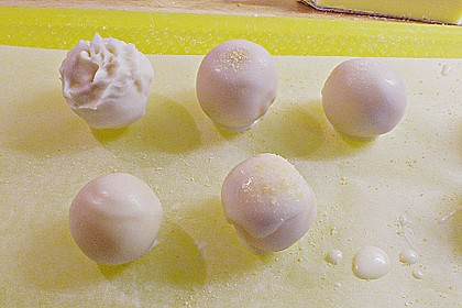 Marzipankugeln mit Orangen-Zimt-Zucker 1