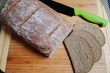 Dinkel-Hanf-Brot 1