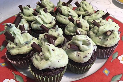 Schoko-Mint Cupcakes mit After-Eight Frosting 23
