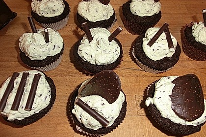 Schoko-Mint Cupcakes mit After-Eight Frosting 23