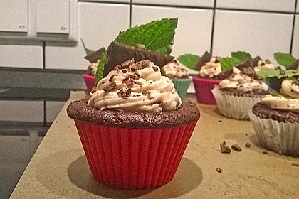 Schoko-Mint Cupcakes mit After-Eight Frosting 21