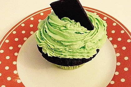 Schoko-Mint Cupcakes mit After-Eight Frosting 8