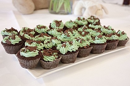 Schoko-Mint Cupcakes mit After-Eight Frosting 7