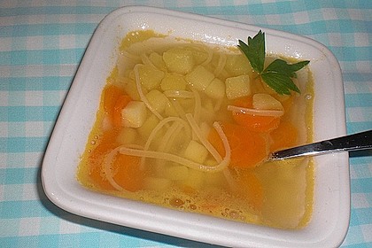 Babysuppe mit Nudeln