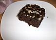 Nussbrownies mit Kirschen