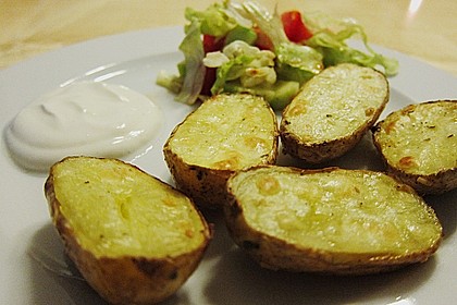 W&uuml;rzkartoffeln vom Blech