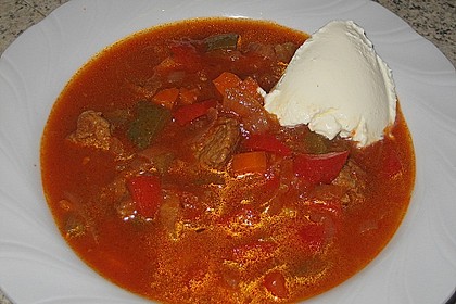 Gulaschsuppe ohne Kohlenhydrate 1