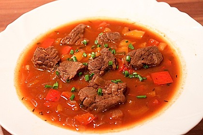 Gulaschsuppe ohne Kohlenhydrate