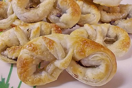 Schoko-Bl&auml;tterteig-Brezeln