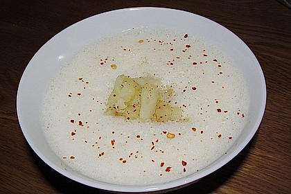 K&auml;seschaumsuppe mit karamellisiertem Blumenkohl