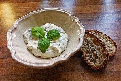 Basilikum-Schmand-Dip 2