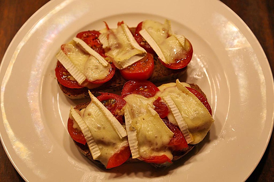 Überbackenes Tomaten-Camembert-Brot (Rezept mit Bild) | Chefkoch.de