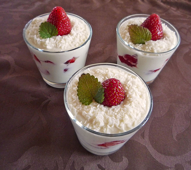 Dessert Zwiebackmisu Mit Karamell Erdbeer Creme — Rezepte Suchen