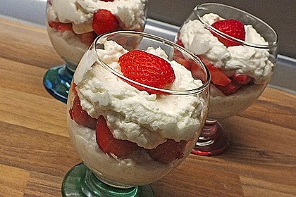 Erdbeer-Kokos-Dessert 16