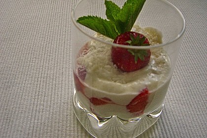 Erdbeer-Kokos-Dessert 29